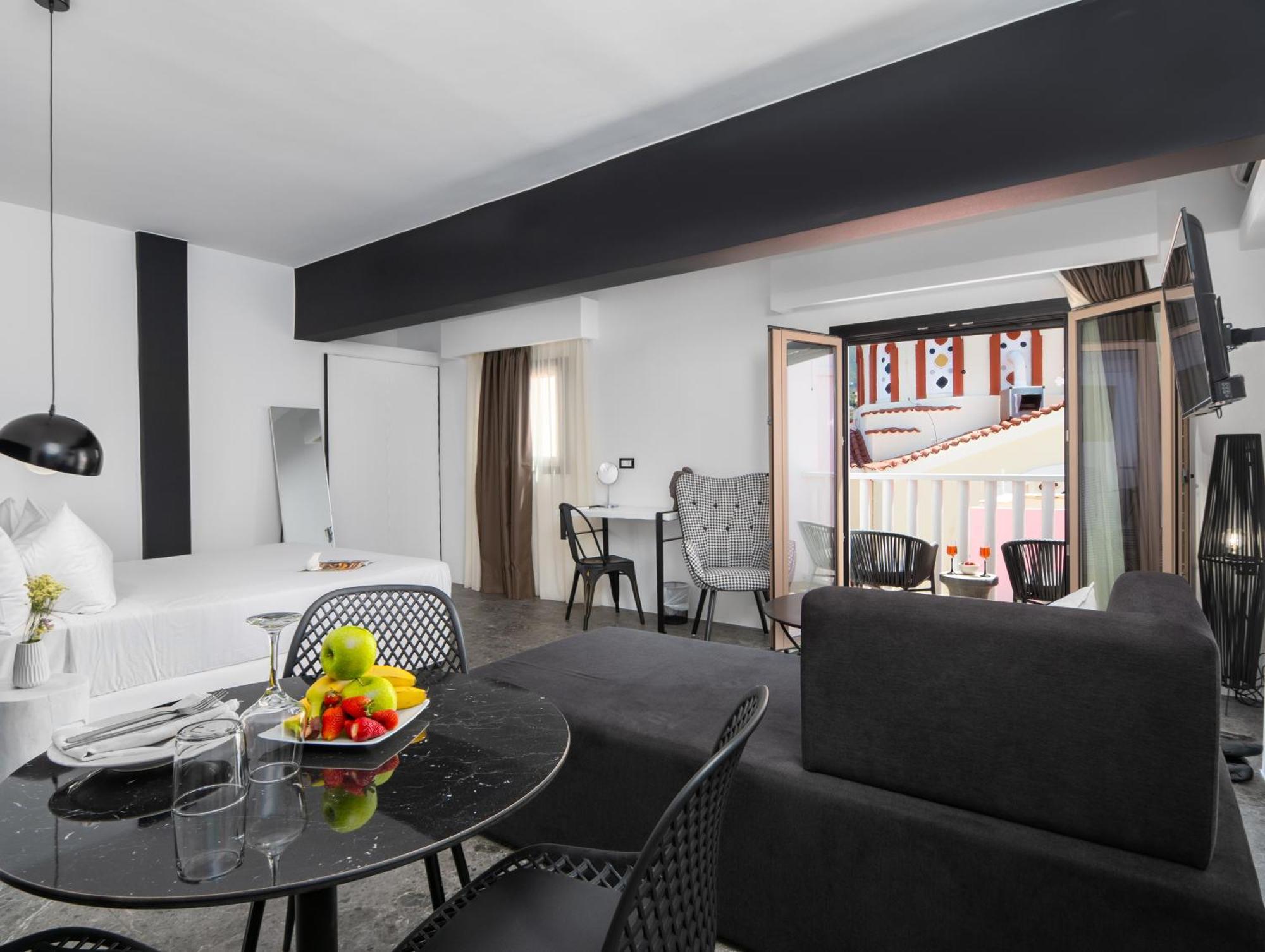 Kalypso Suites Hotel - Adults Only Elounda Exteriör bild